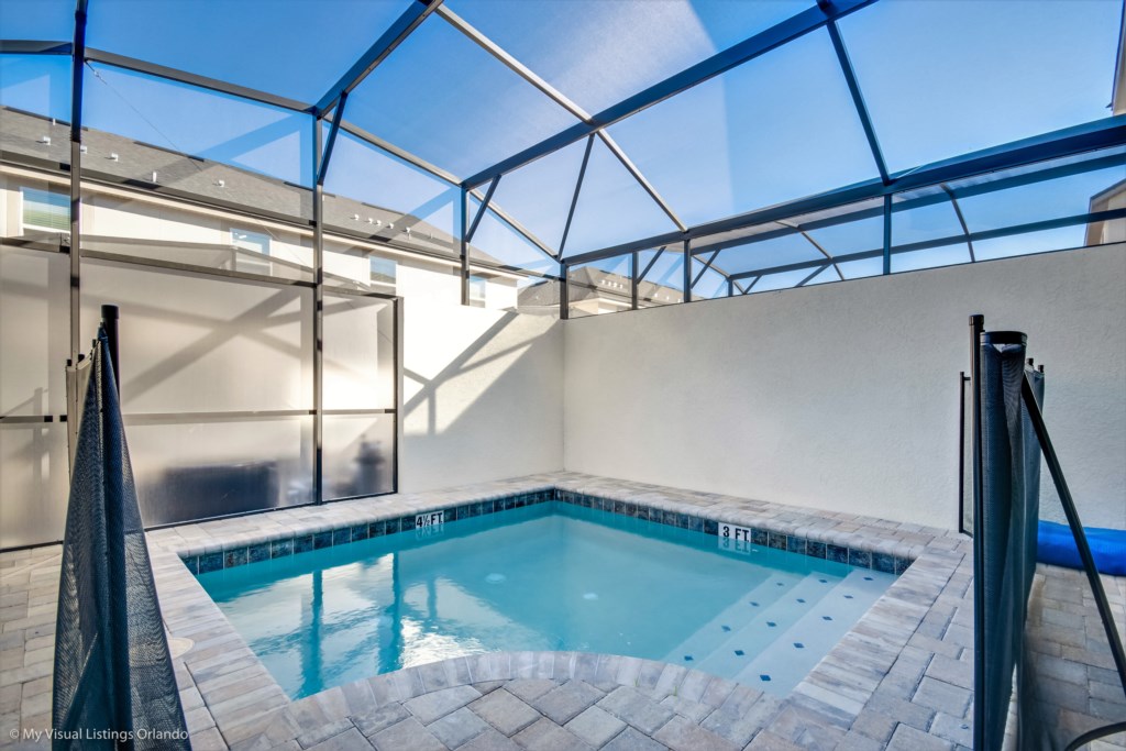 Private Pool with Privacy Screen between units