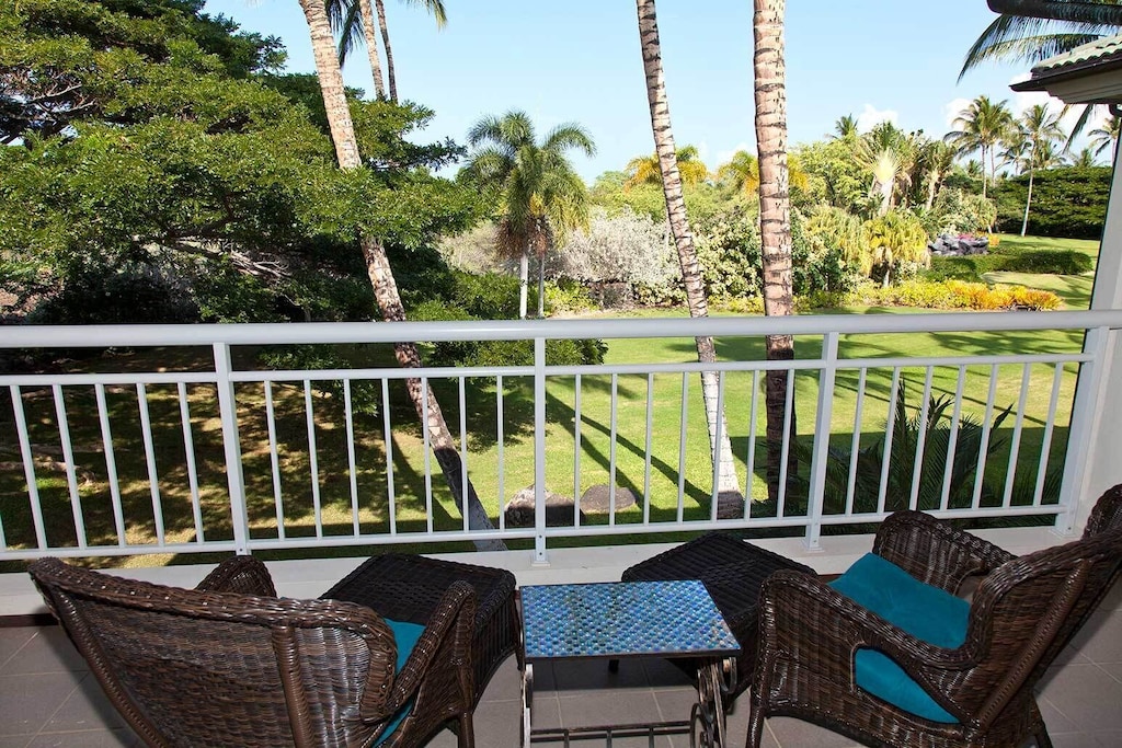 Beautiful Views from Upstairs Lanai! Relax on the balcony.