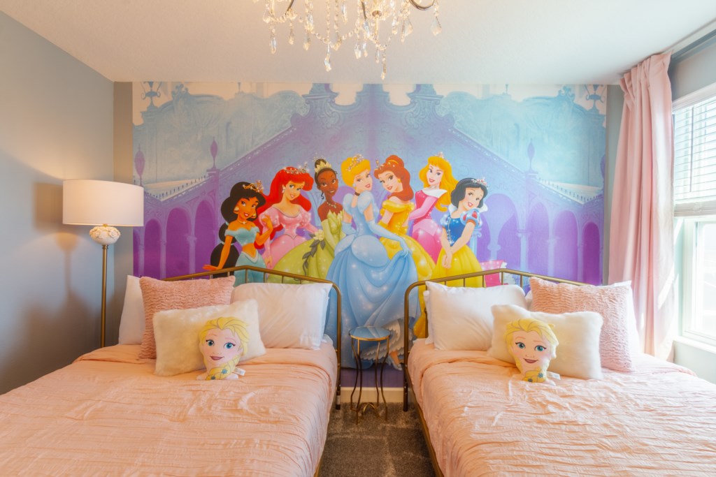 Princess Room
2 Full Beds