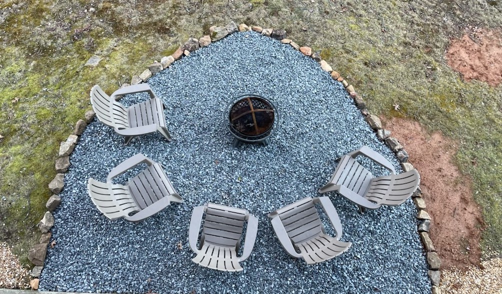 Firepit perfect for roating marshmellows! 