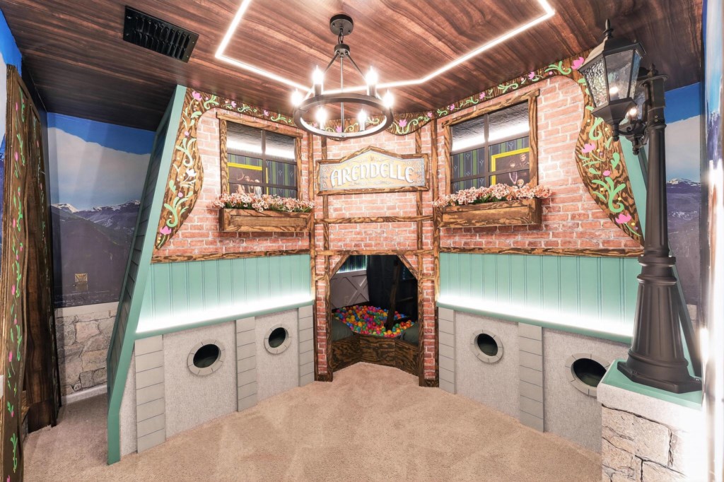 03_2658_Santosh_Cove_Kissimmee_FL_34746_USA-Exterior-DSC08312