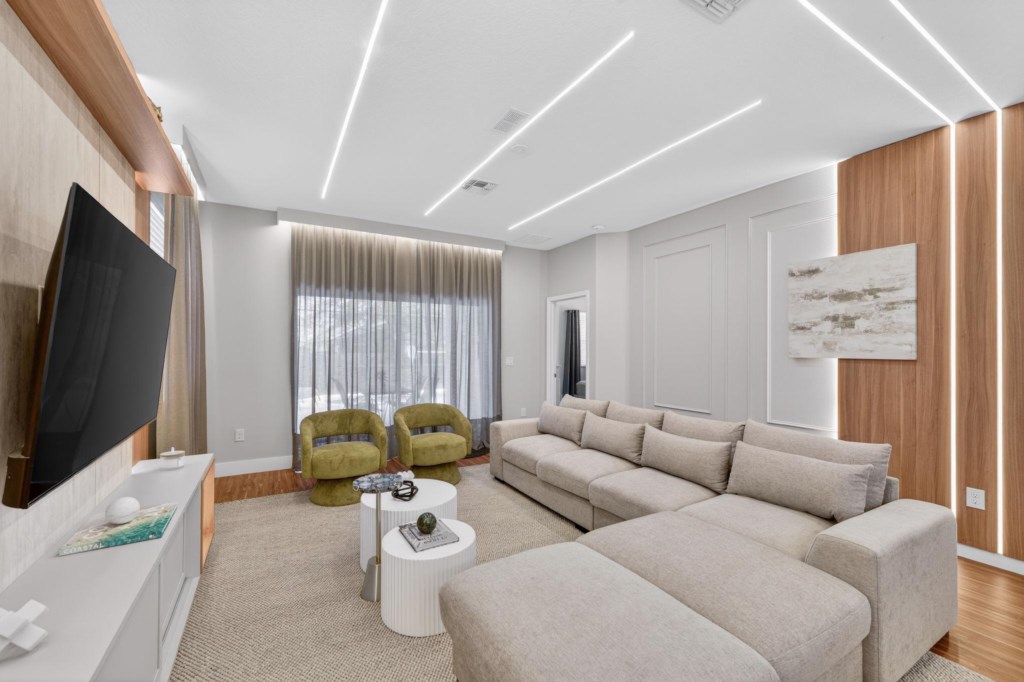 10_2658_Santosh_Cove_Kissimmee_FL_34746_USA-Living_room-DSC08128