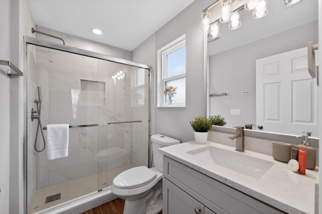 20_2658_Santosh_Cove_Kissimmee_FL_34746_USA-Bathroom-DSC08442