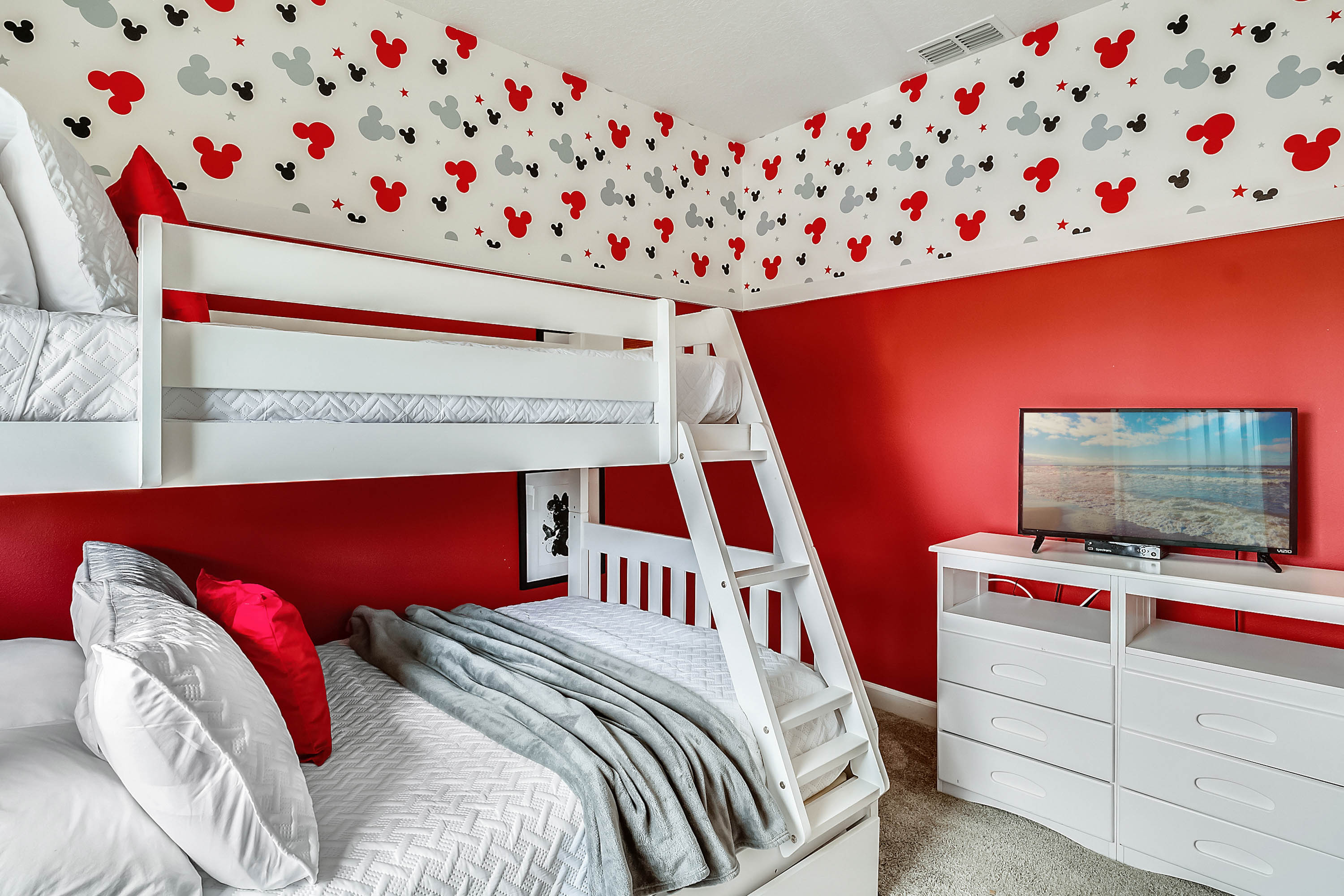 5 bedroom vacation townhouse at Storey Lake - Image 21
