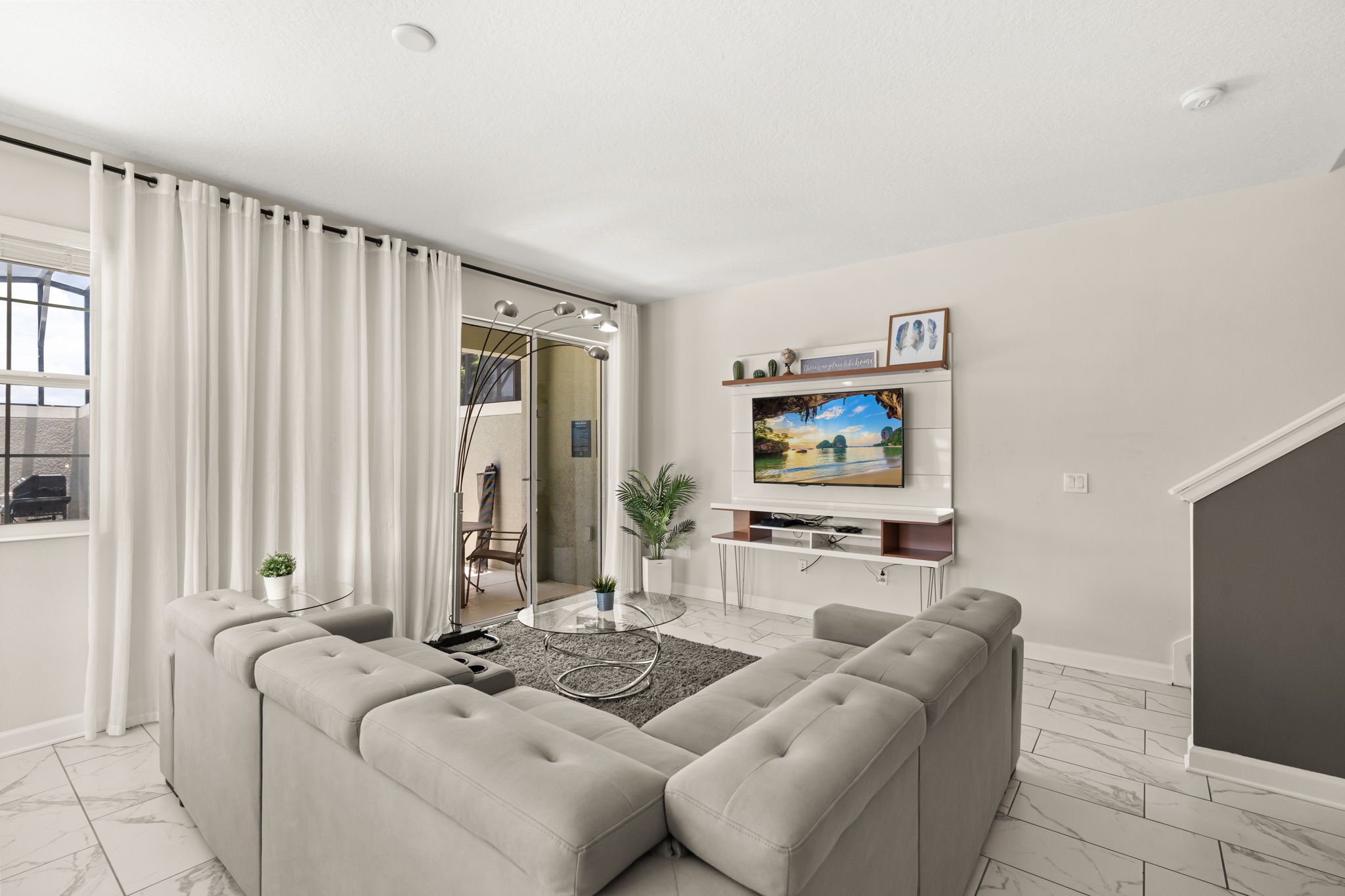 5 bedroom vacation townhouse at Storey Lake - Image 3