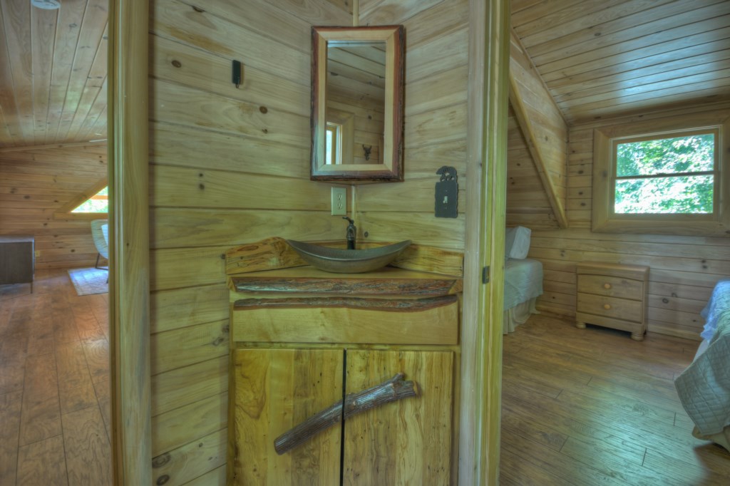 Loft bathroom with tub/shower combo