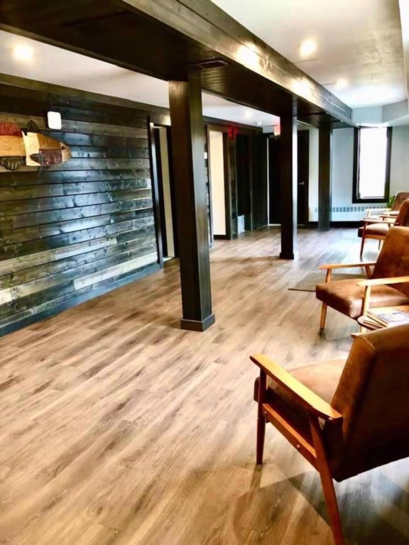 Drift On Inn Common Area with seating