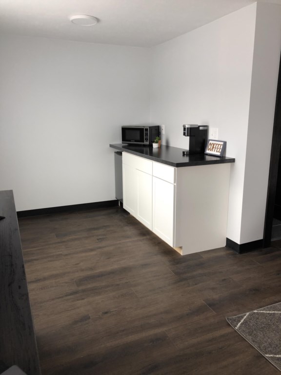 Drift On Inn Private Studio with Keurig, microwave and mini fridge