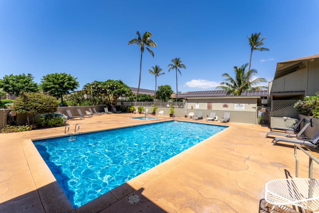 Kihei Bay Surf has pool, hot tub, BBQ and tennis court.  Across the street from Kalepolepo Beach