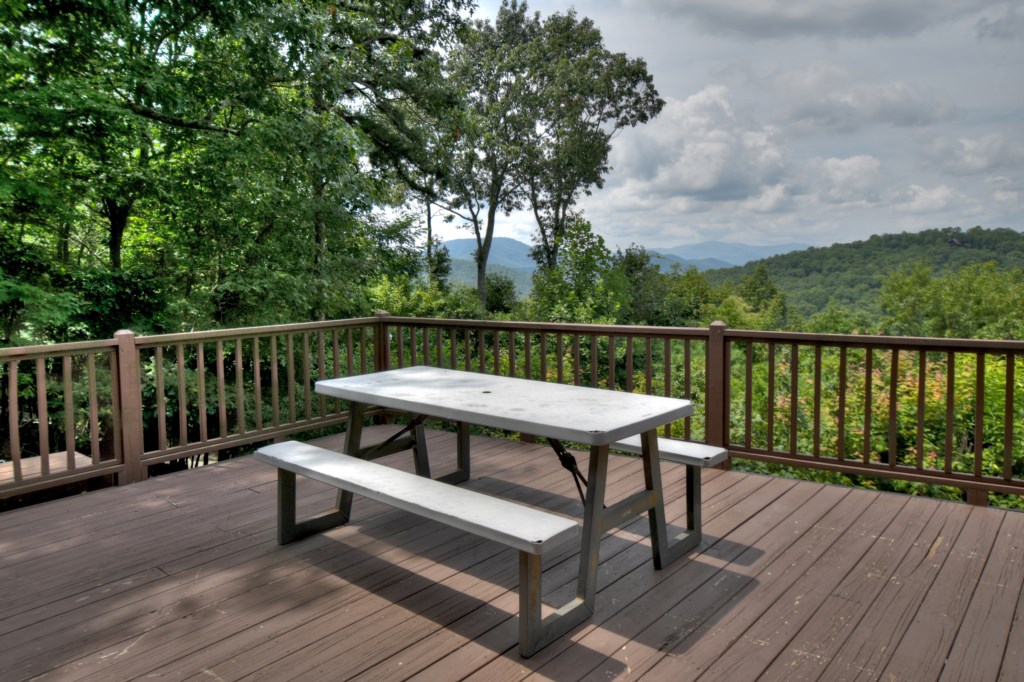 Picnic table that would make a great area for an outdoor dinner! 