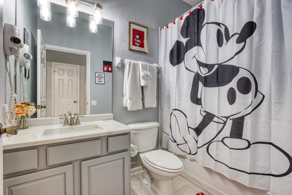 Mickey_Bathroom 