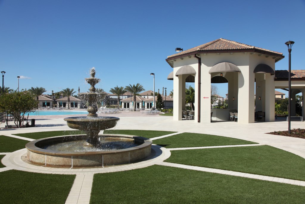 Oasis Fountain 1.jpg