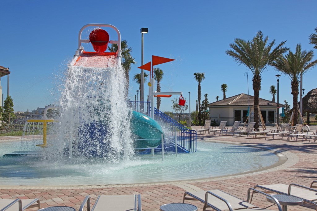 Oasis KidG-ç-ûs Pool 1.jpg