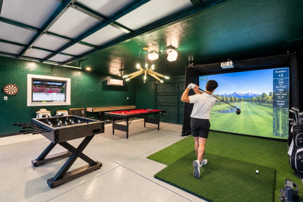 GolfSimulatorGameRoomSwing