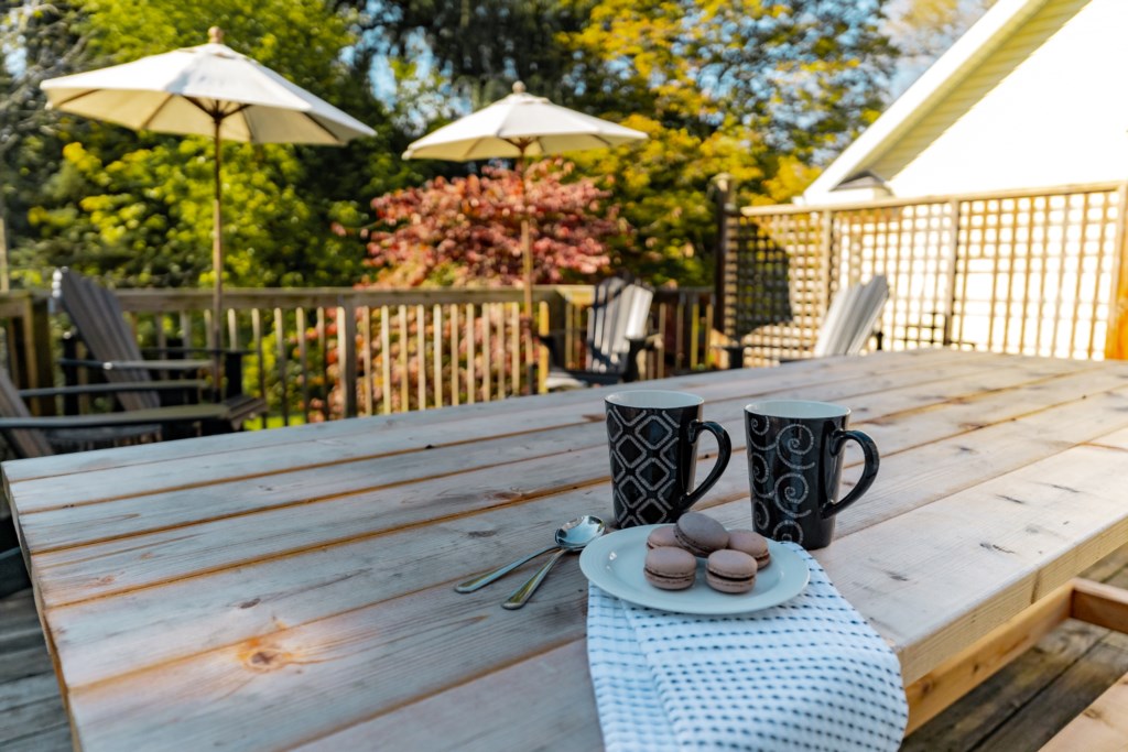 Enjoy your morning coffee on the back deck - Centre Stage - Niagara-on-the-Lake