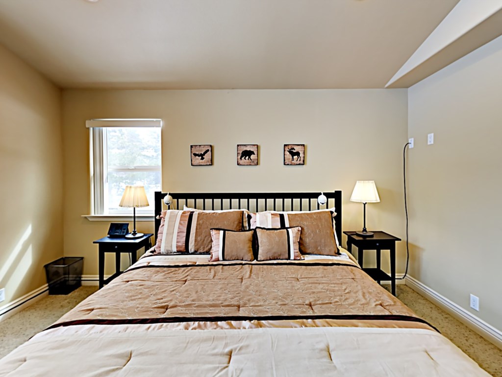 Main bedroom with king size bed