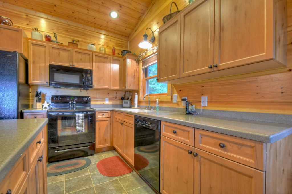 Hawks Hideaway comes with a fully equipped kitchen!