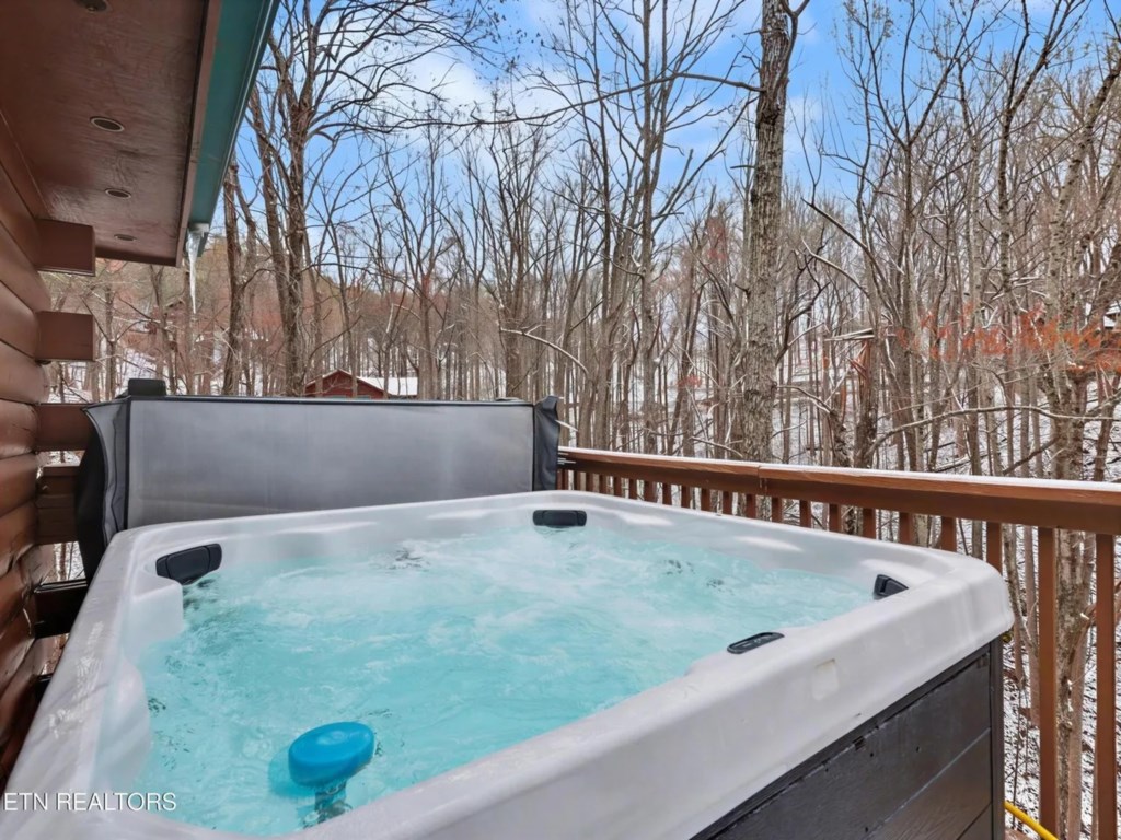 2 bedroom vacation cabin at Shagbark - Image 21