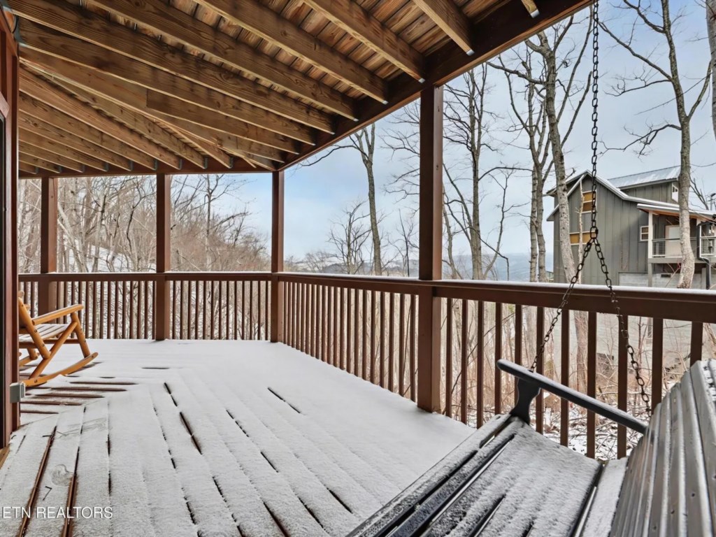 2 bedroom vacation cabin at Shagbark - Image 23