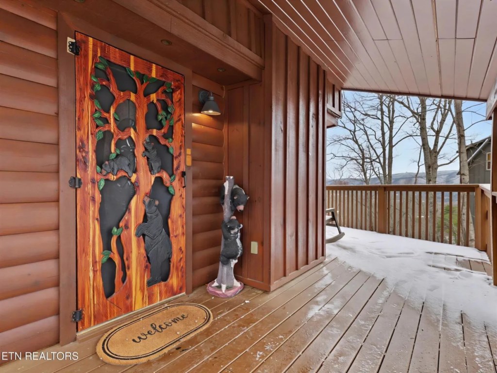 2 bedroom vacation cabin at Shagbark - Image 32
