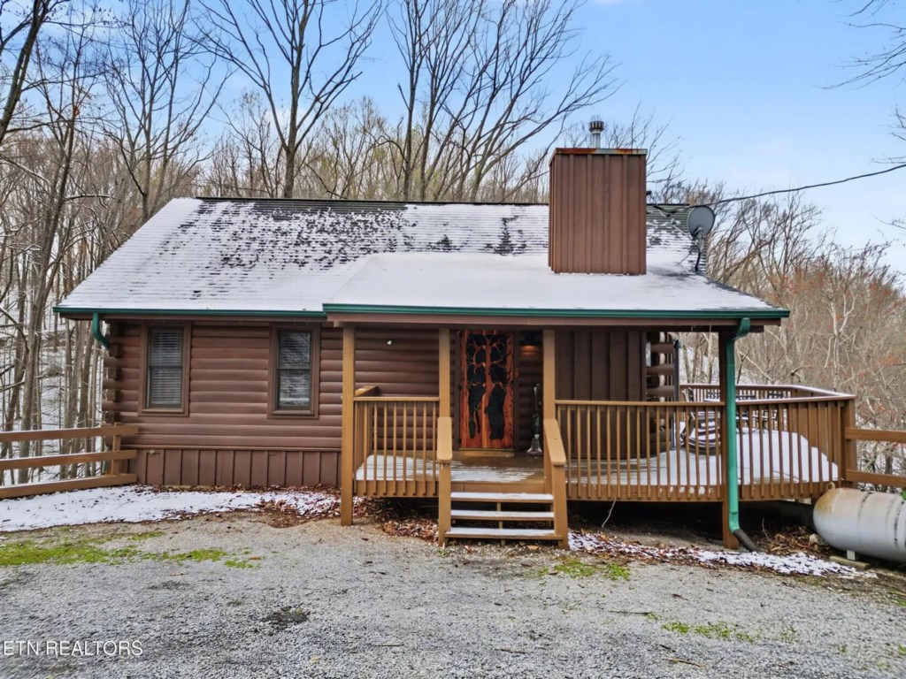 2 bedroom vacation cabin at Shagbark - Image 33