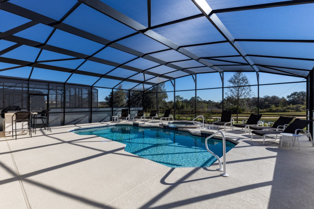 39_Pool_Area_with_View_0122.jpg