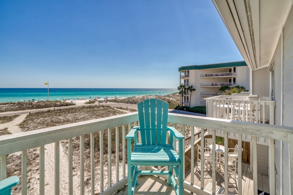 Beachfront accommodations along 30A, Seacrest Beach and The Emerald Coast
