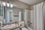 Guest bathroom with shower/tub combination 