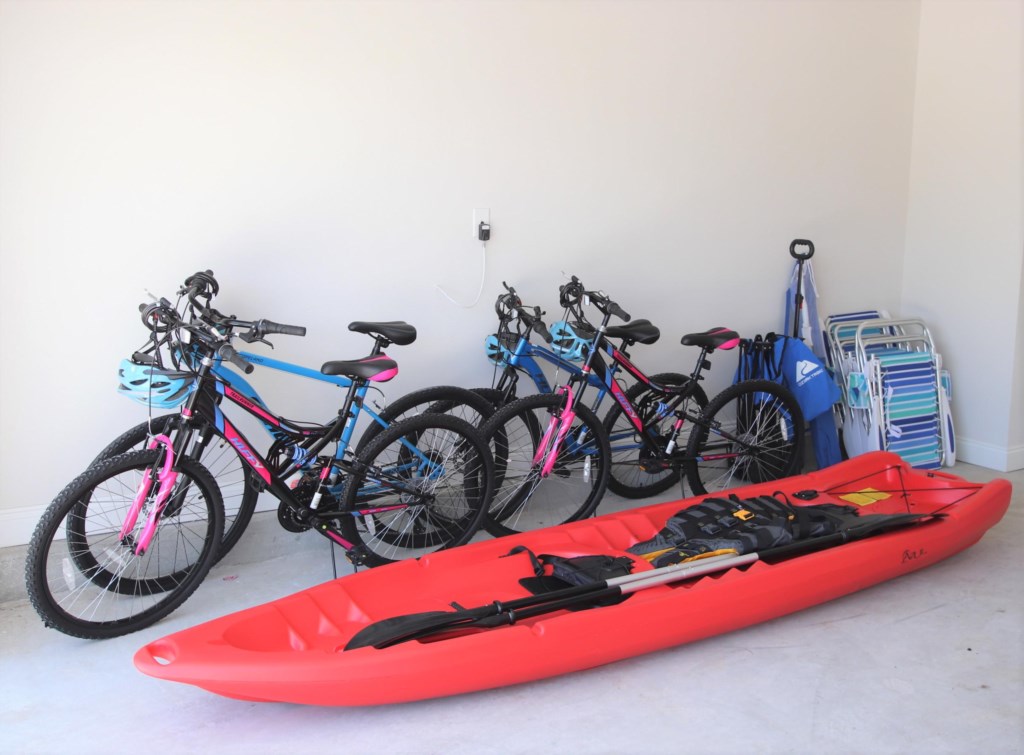 4 adult bikes, 1 two-seater kayak, with beach wagon and 4 chairs are provided for guests use