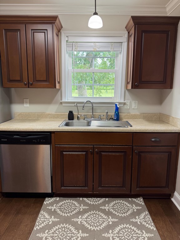 LeesburgeEscapekitchensink