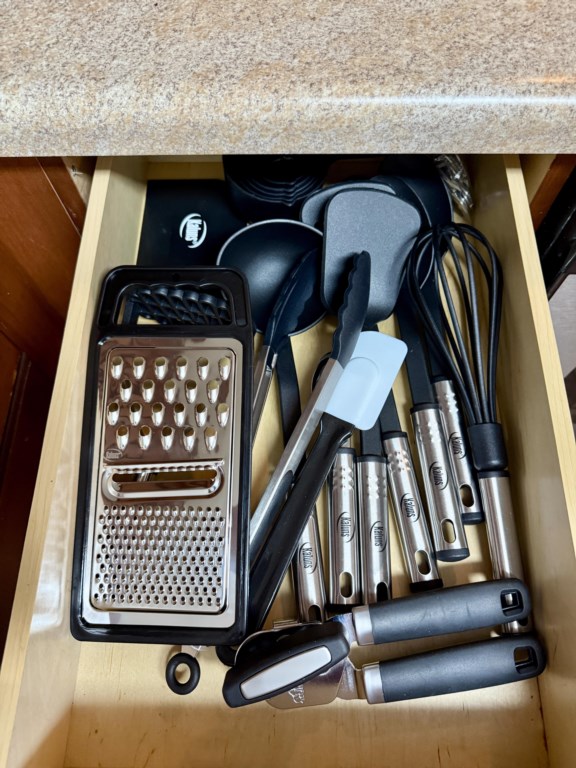 LeesburgeEscapekitchenutensildrawer