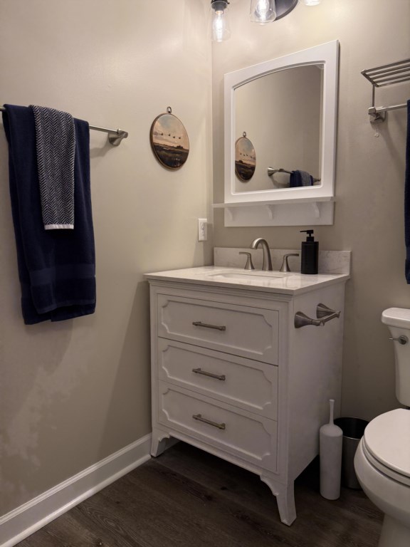 116 west club dr bathroom