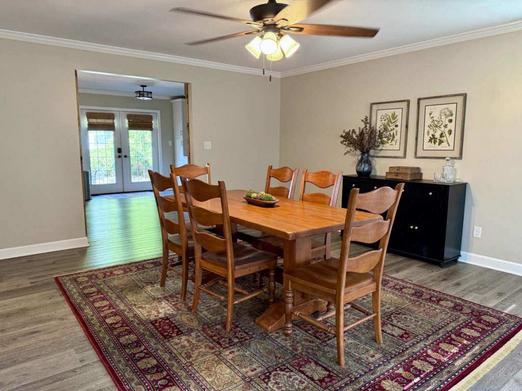 116 west club dr dining room