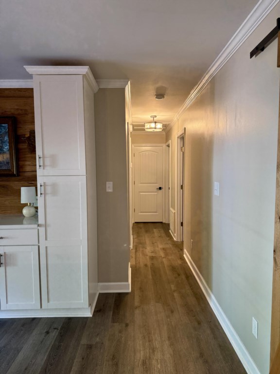 116 west club dr hallway