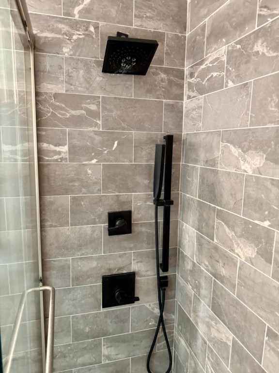 116 west club dr master bathroom shower 2