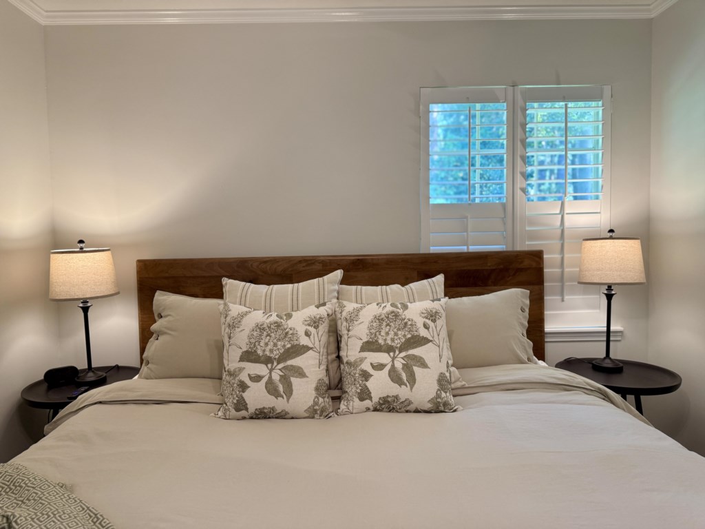 116 west club dr master bedroom
