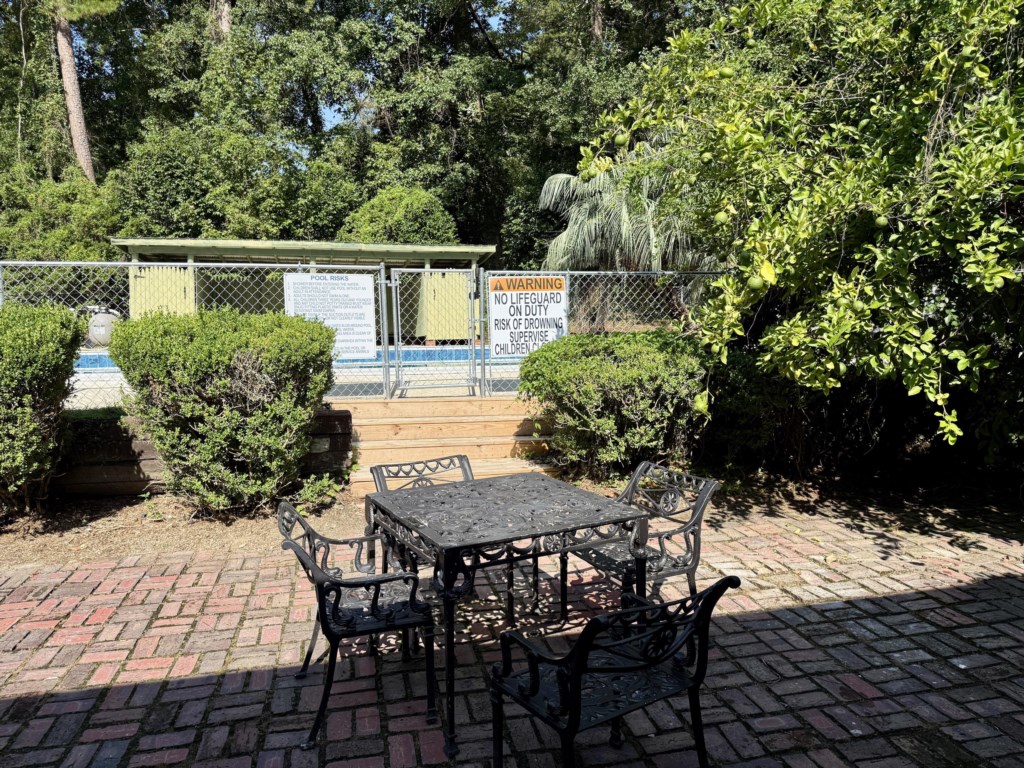 116 west club dr outdoor patio