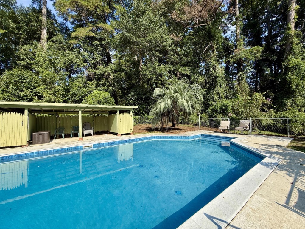 116 west club dr pool 2
