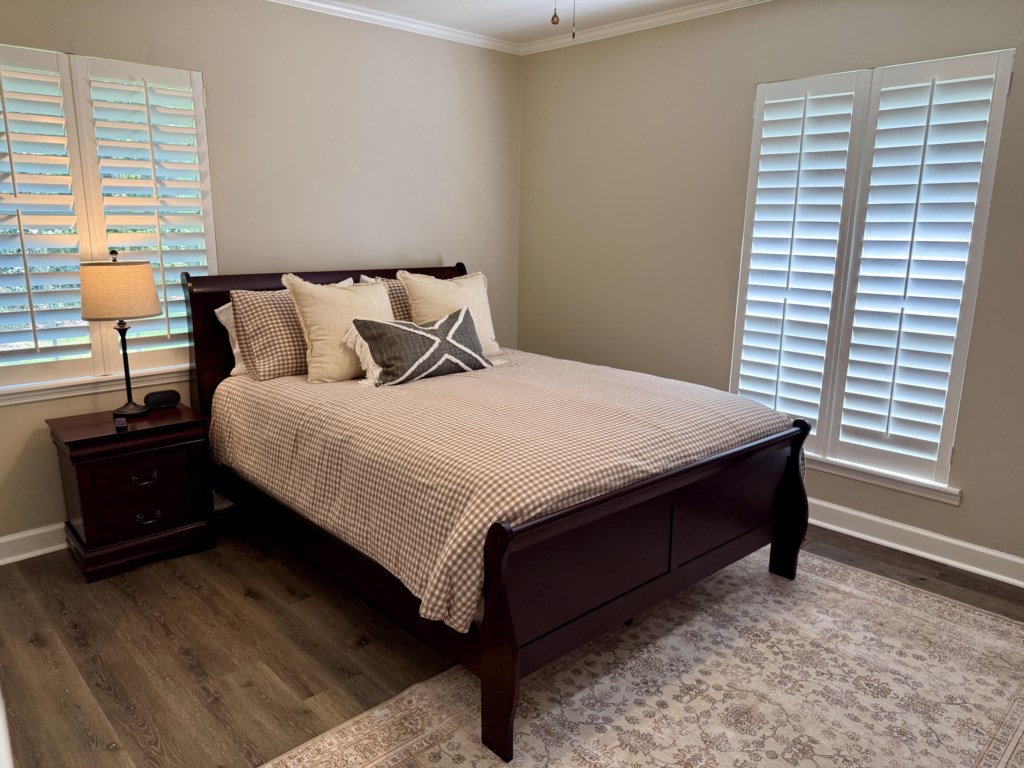 116 west club dr queen bedroom