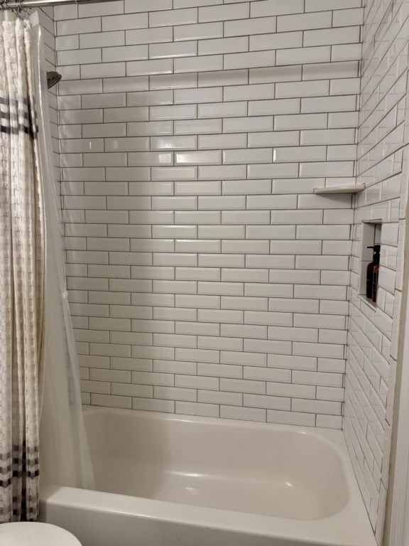 116 west club dr shower tub