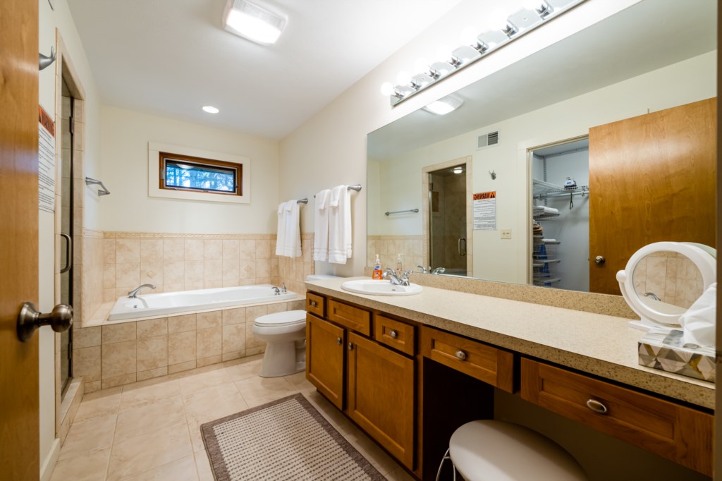 En Suite Full Bathroom with Jacuzzi Tub & Steam Shower
