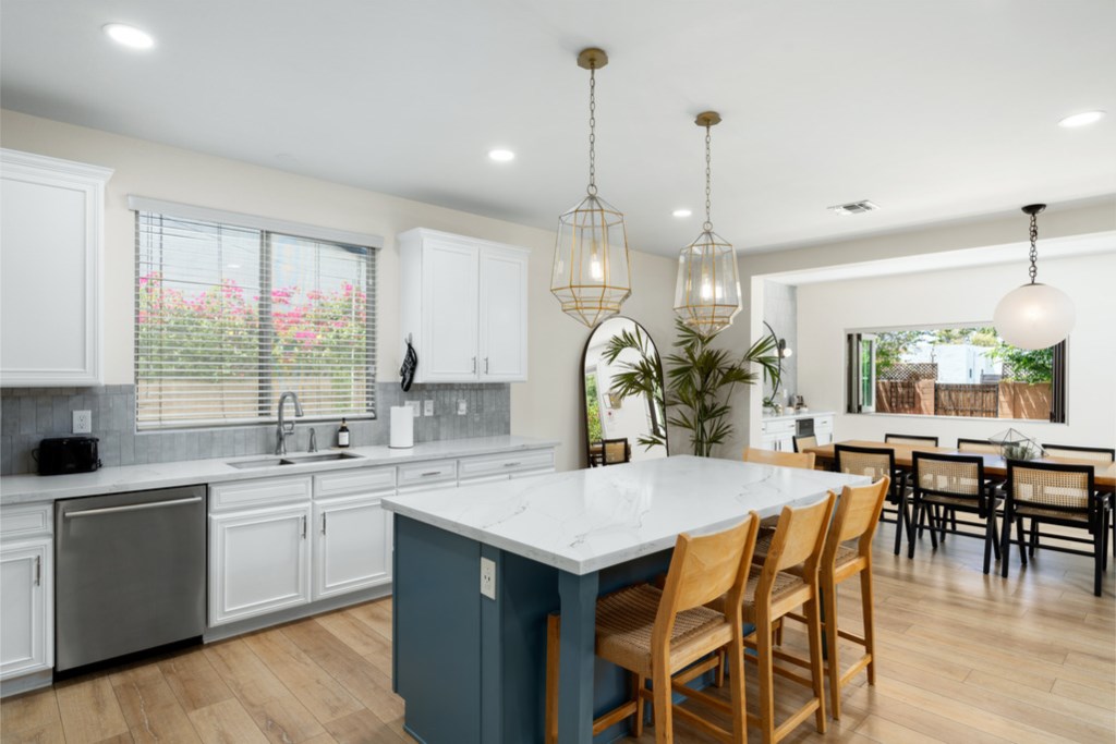 Kitchen island additional eating area