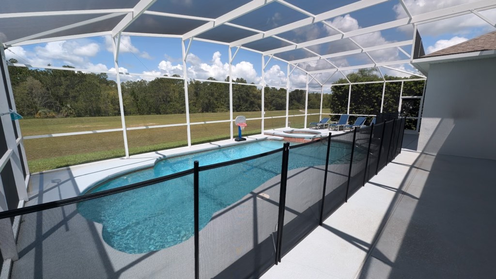 pool and spa with Saftey Fence.jpg