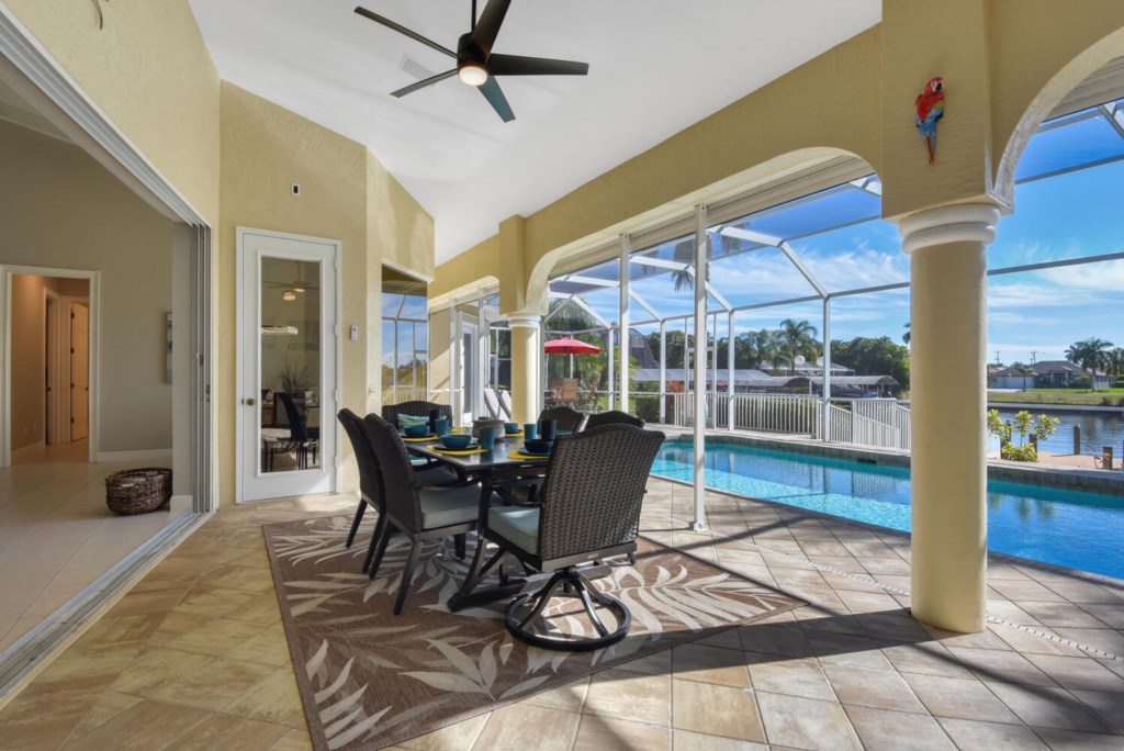 2810 SW 49th Terrace Cape-large-044-006-EXTRA  Outdoor Dining-1499x1000-72dpi.jpg