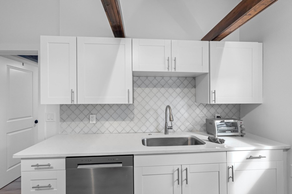 25-web-or-mls-1501GulfBlvd,IndianRocksBeach,FL-24