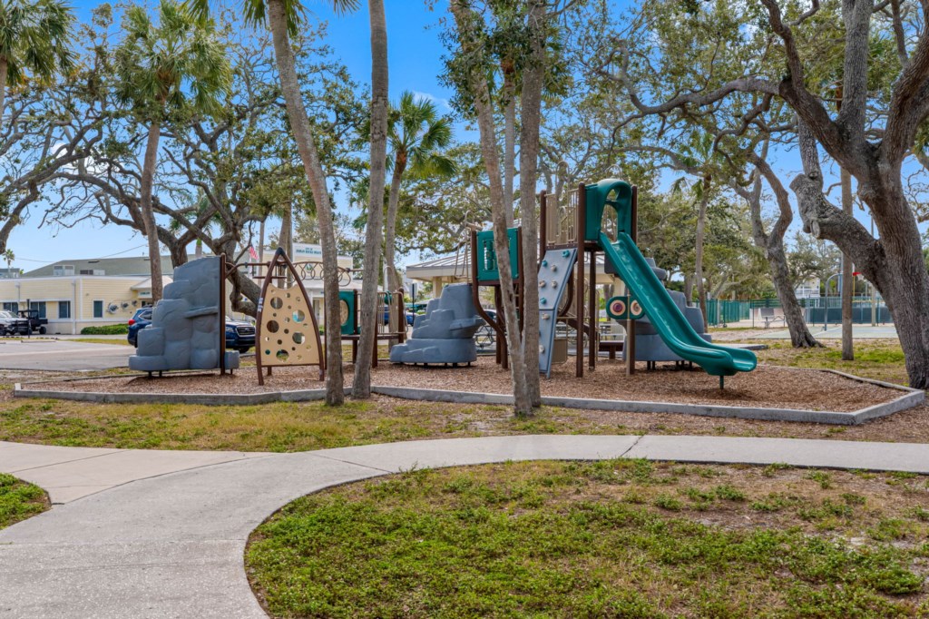 5-web-or-mls-20515thAve,IndianRocksBeach,FL-5