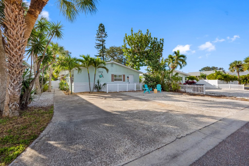 1-web-or-mls-20515thAve,IndianRocksBeach,FL-2