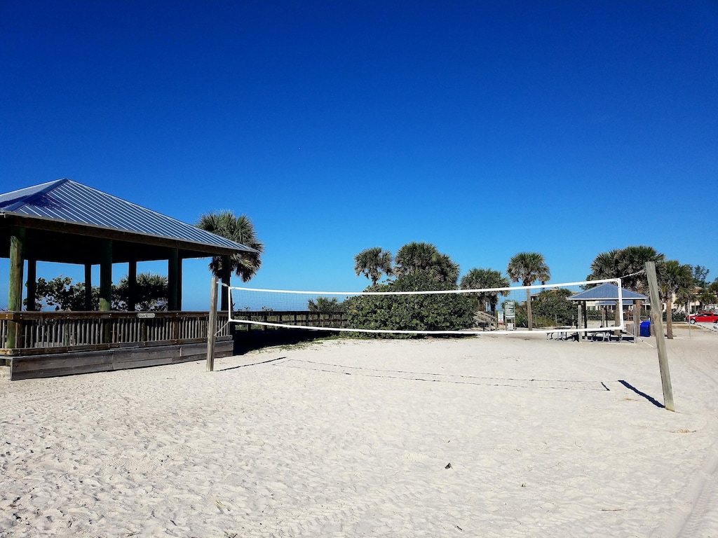 Hop on the bikes and head 5 min up to the Beach Park for some fun in the sun!
