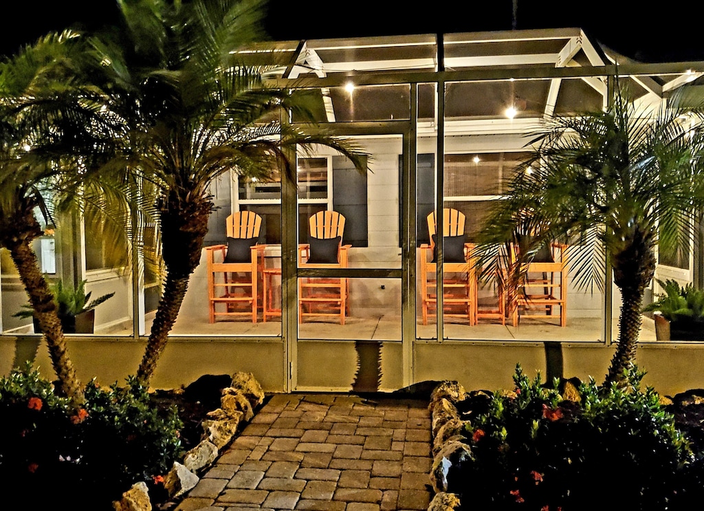 Our front screened lanai is the perfect spot for star gazing in the evenings.