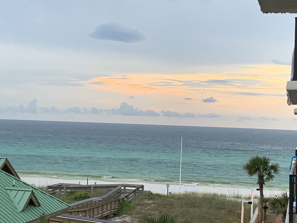 Enjoy Beautiful Sunsets on the Gulf